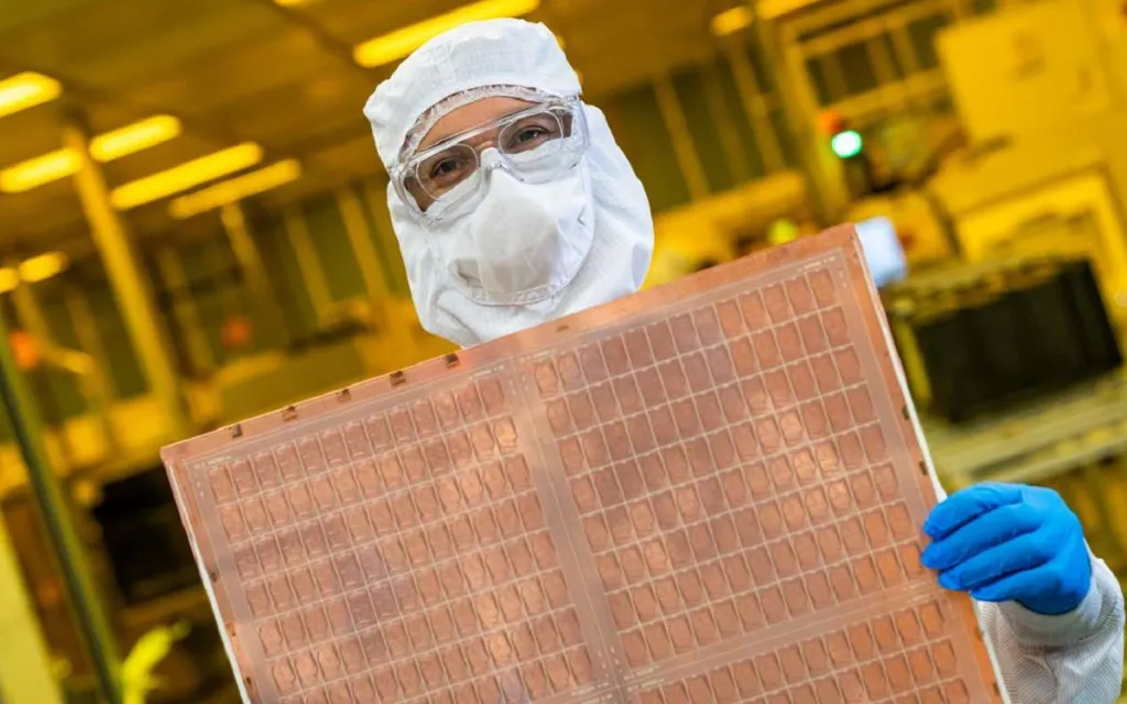 Semiconductor industry embraces glass substrates: production and tech acquisition from the US